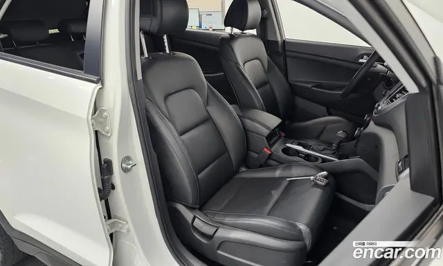 Hyundai Tucson 2015 1.7 автомат (гидро), миниатюра 12