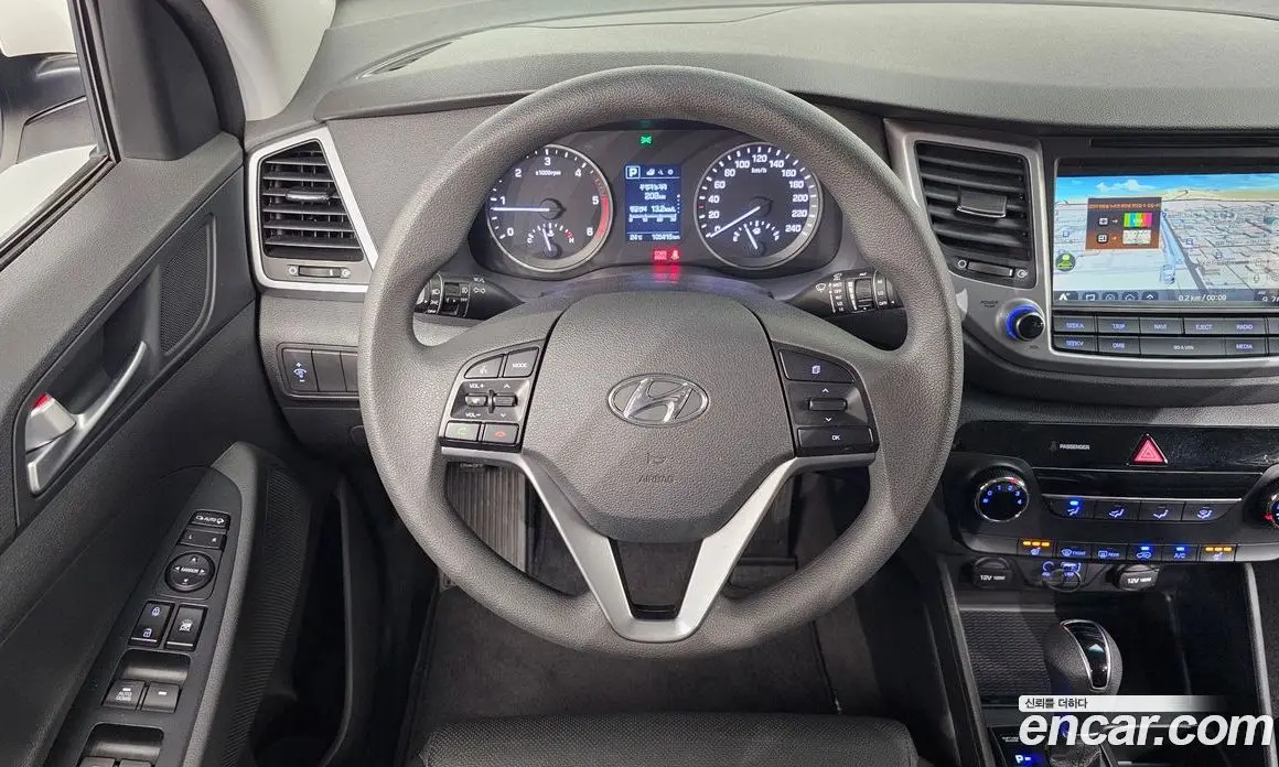 Hyundai Tucson 2015 1.7 автомат (гидро), фото 13