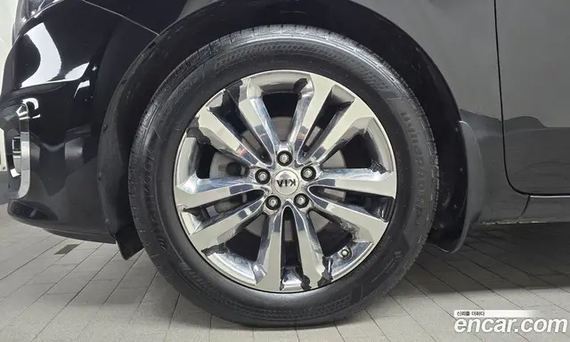 Kia Carnival 2015 2.2 автомат (гидро), миниатюра 5 Kia Carnival 2015 2.2 автомат (гидро), миниатюра 5