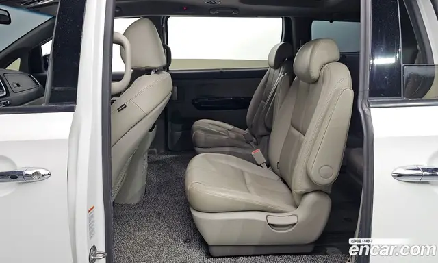 Kia Carnival 2015 2.2 автомат (гидро), миниатюра 11 Kia Carnival 2015 2.2 автомат (гидро), миниатюра 11