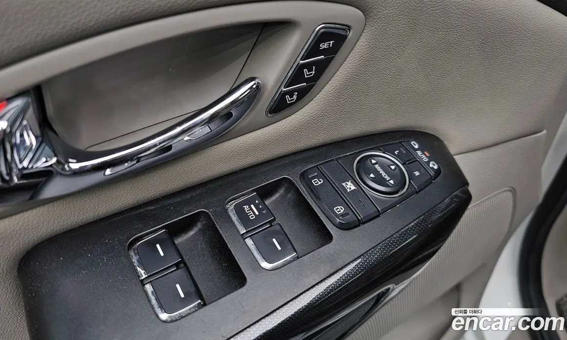 Kia Carnival 2015 2.2 автомат (гидро), фото 13 Kia Carnival 2015 2.2 автомат (гидро), фото 13