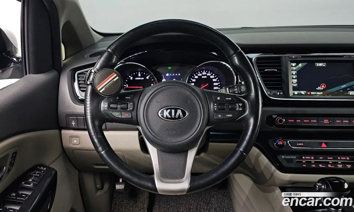 Kia Carnival 2015 2.2 автомат (гидро), фото 14 Kia Carnival 2015 2.2 автомат (гидро), фото 14