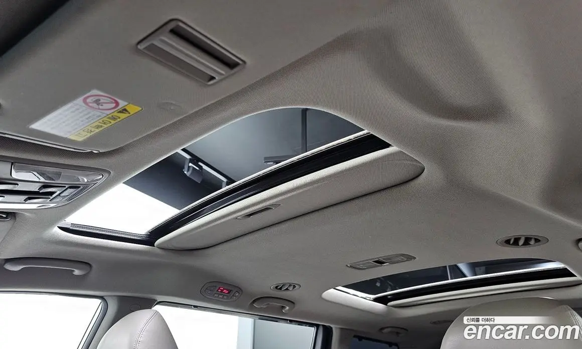 Kia Carnival 2015 2.2 автомат (гидро), фото 18 Kia Carnival 2015 2.2 автомат (гидро), фото 18