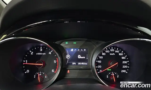 Kia Carnival 2015 2.2 автомат (гидро), миниатюра 8 Kia Carnival 2015 2.2 автомат (гидро), миниатюра 8