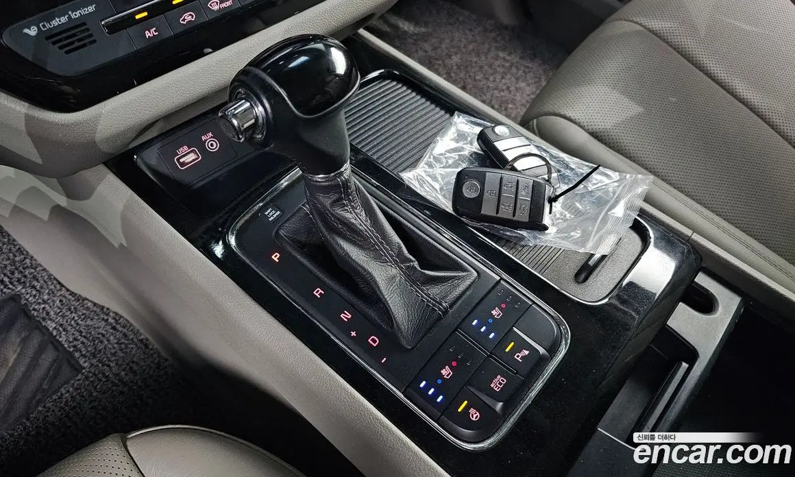 Kia Carnival 2015 2.2 автомат (гидро), фото 9 Kia Carnival 2015 2.2 автомат (гидро), фото 9