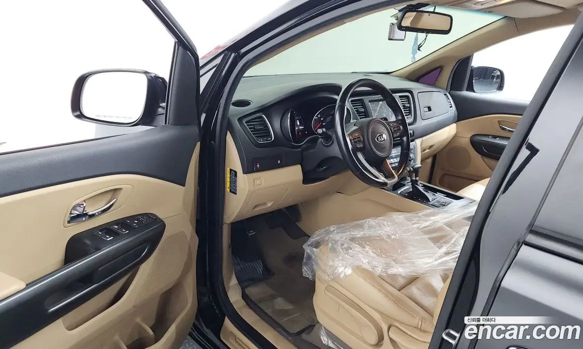 Kia Carnival 2017 2.2 автомат (гидро), фото 11 Kia Carnival 2017 2.2 автомат (гидро), фото 11