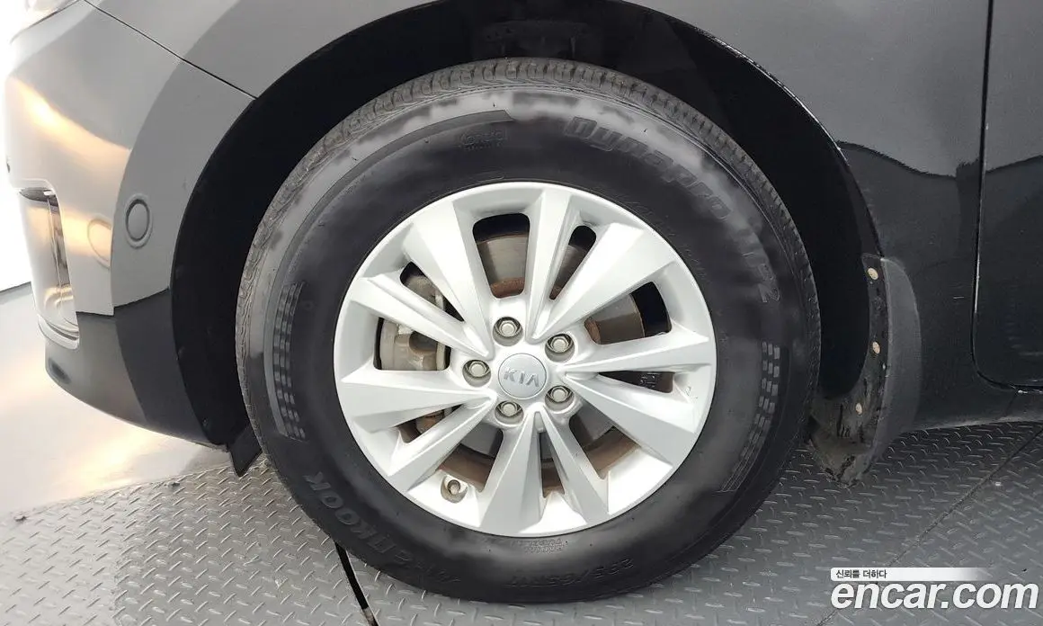 Kia Carnival 2017 2.2 автомат (гидро), фото 5 Kia Carnival 2017 2.2 автомат (гидро), фото 5