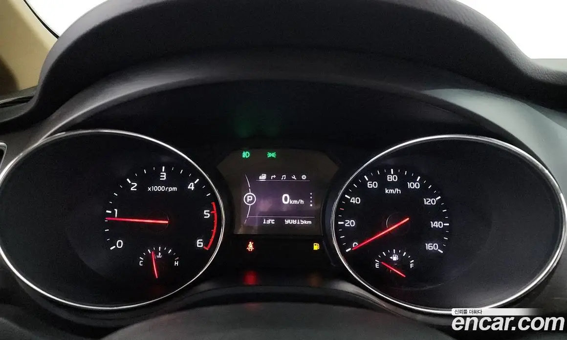 Kia Carnival 2017 2.2 автомат (гидро), фото 8 Kia Carnival 2017 2.2 автомат (гидро), фото 8