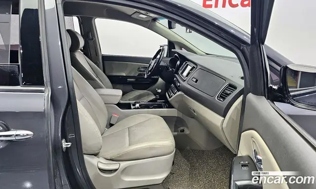 Kia Carnival 2017 2.2 автомат (гидро), миниатюра 11 Kia Carnival 2017 2.2 автомат (гидро), миниатюра 11