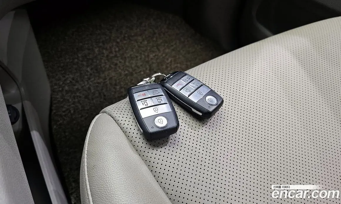 Kia Carnival 2017 2.2 автомат (гидро), фото 18 Kia Carnival 2017 2.2 автомат (гидро), фото 18