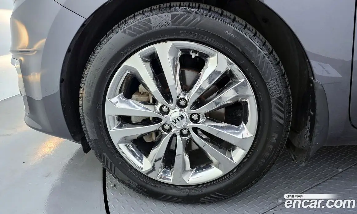 Kia Carnival 2017 2.2 автомат (гидро), фото 5 Kia Carnival 2017 2.2 автомат (гидро), фото 5