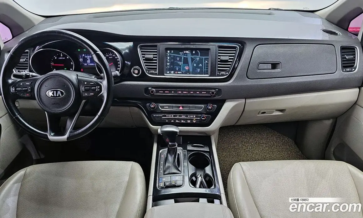 Kia Carnival 2017 2.2 автомат (гидро), фото 7 Kia Carnival 2017 2.2 автомат (гидро), фото 7