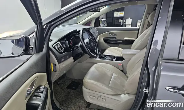 Kia Carnival 2017 2.2 автомат (гидро), миниатюра 10 Kia Carnival 2017 2.2 автомат (гидро), миниатюра 10