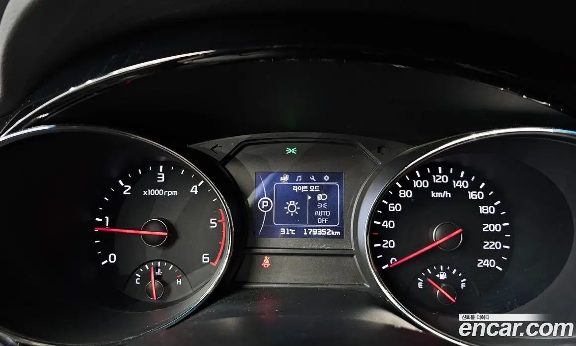 Kia Carnival 2017 2.2 автомат (гидро), фото 11