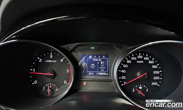 Kia Carnival 2017 2.2 автомат (гидро), миниатюра 11