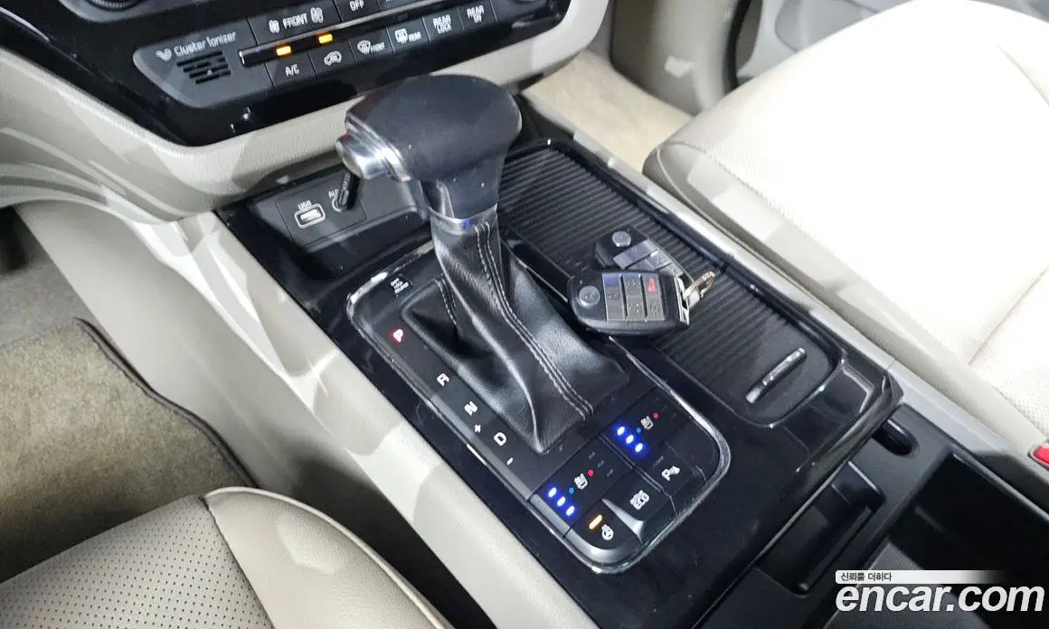 Kia Carnival 2017 2.2 автомат (гидро), фото 12