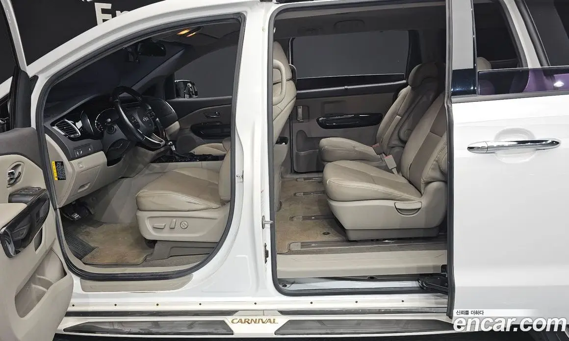 Kia Carnival 2017 2.2 автомат (гидро), фото 17