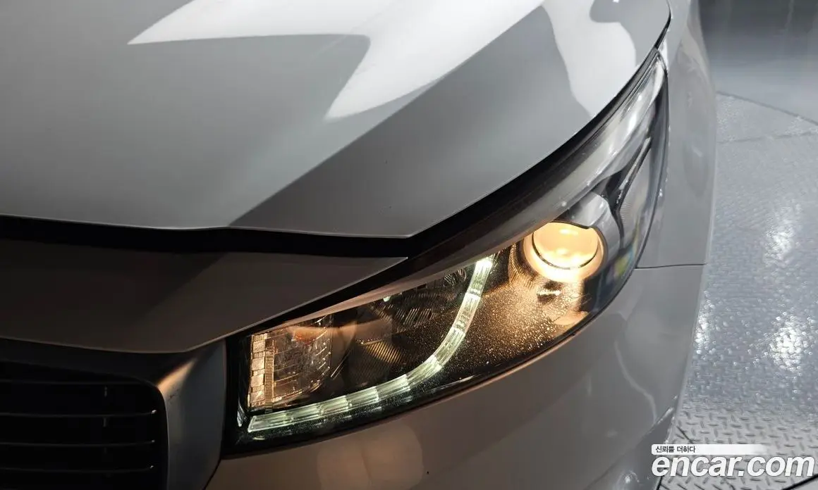 Kia Carnival 2017 2.2 автомат (гидро), фото 8