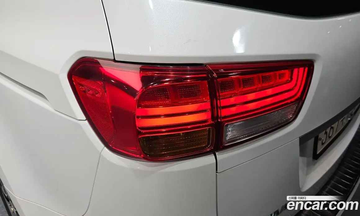 Kia Carnival 2017 2.2 автомат (гидро), фото 9