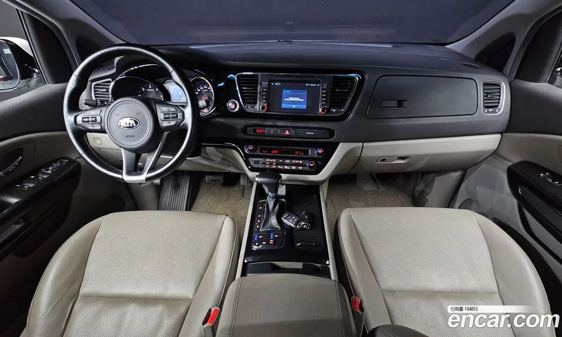 Kia Carnival 2017 2.2 автомат (гидро), фото 10