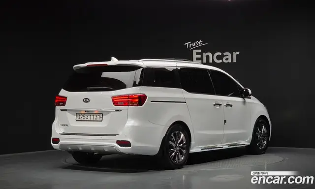 Kia Carnival 2019 2.2 автомат (гидро), миниатюра 2 Kia Carnival 2019 2.2 автомат (гидро), миниатюра 2