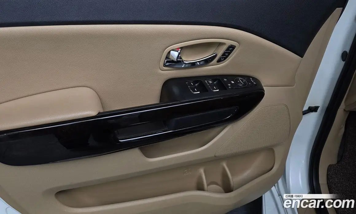 Kia Carnival 2019 2.2 автомат (гидро), фото 14 Kia Carnival 2019 2.2 автомат (гидро), фото 14
