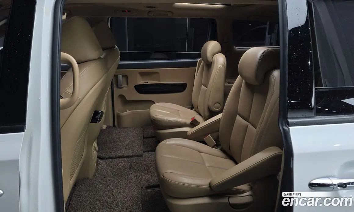 Kia Carnival 2019 2.2 автомат (гидро), фото 16 Kia Carnival 2019 2.2 автомат (гидро), фото 16