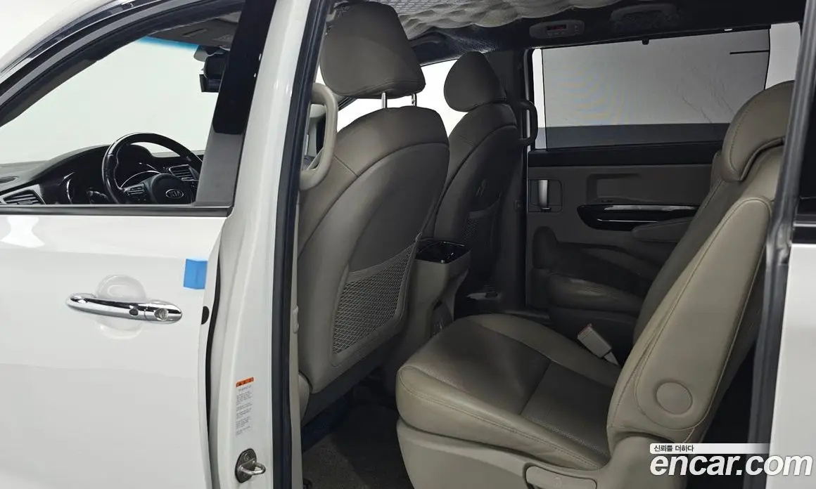 Kia Carnival 2019 2.2 автомат (гидро), фото 16 Kia Carnival 2019 2.2 автомат (гидро), фото 16
