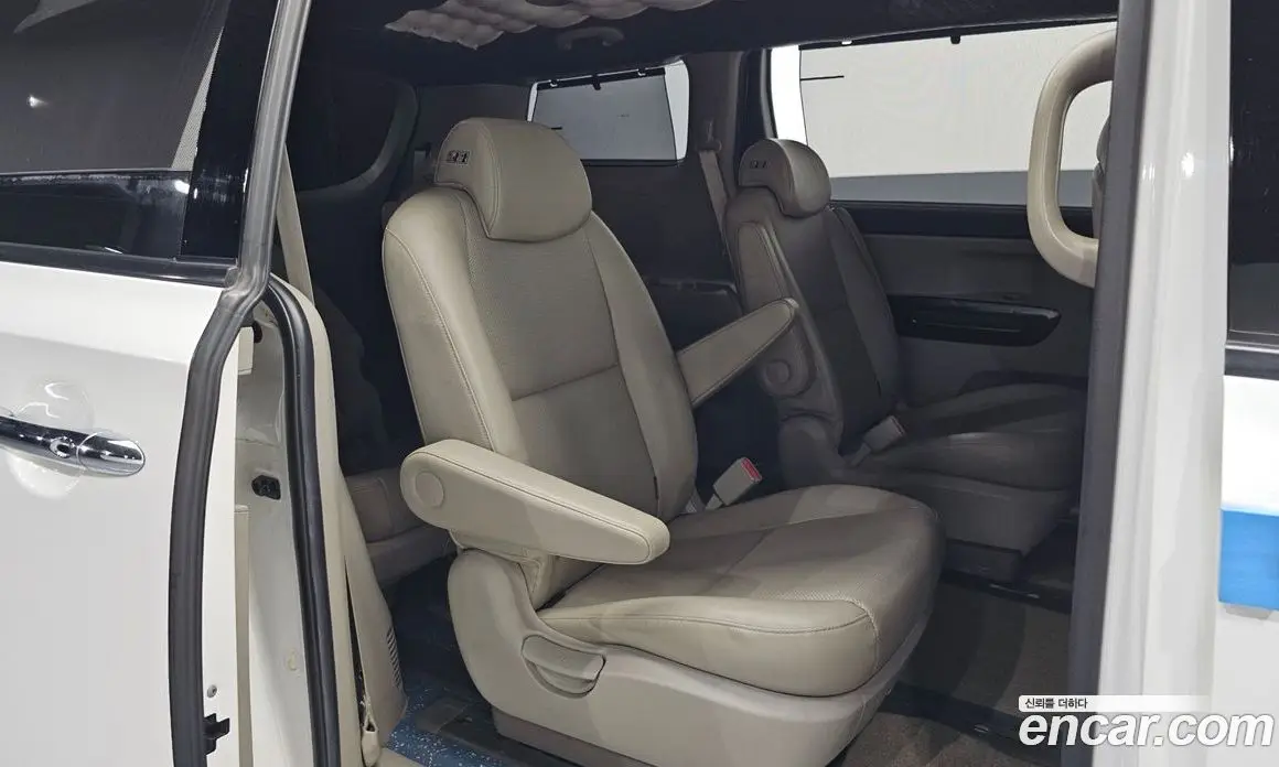 Kia Carnival 2019 2.2 автомат (гидро), фото 18 Kia Carnival 2019 2.2 автомат (гидро), фото 18