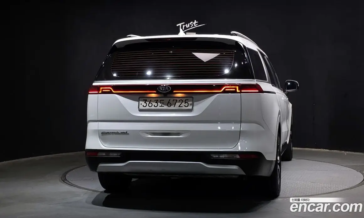 Kia Carnival 2021 2.2 автомат (гидро), фото 4 Kia Carnival 2021 2.2 автомат (гидро), фото 4