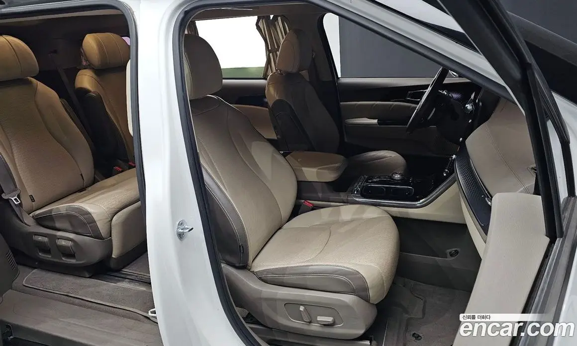Kia Carnival 2021 3.5 автомат (гидро), фото 10 Kia Carnival 2021 3.5 автомат (гидро), фото 10