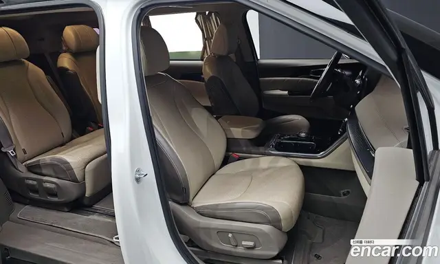 Kia Carnival 2021 3.5 автомат (гидро), миниатюра 10 Kia Carnival 2021 3.5 автомат (гидро), миниатюра 10