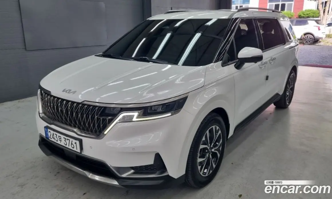 Kia Carnival 2023 3.5 автомат (гидро), фото 1 Kia Carnival 2023 3.5 автомат (гидро), фото 1