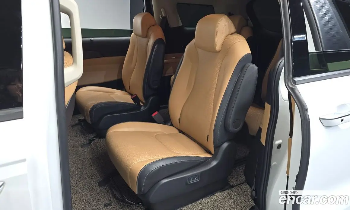 Kia Carnival 2023 2.2 автомат (гидро), фото 12