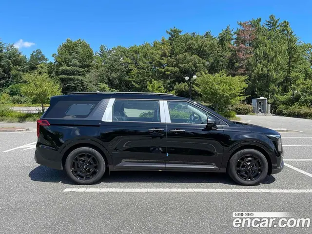 Kia Carnival 2024 2.2 автомат (гидро), миниатюра 6 Kia Carnival 2024 2.2 автомат (гидро), миниатюра 6