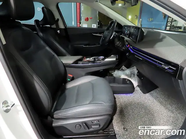 Kia EV6 2022 автомат (гидро), миниатюра 11