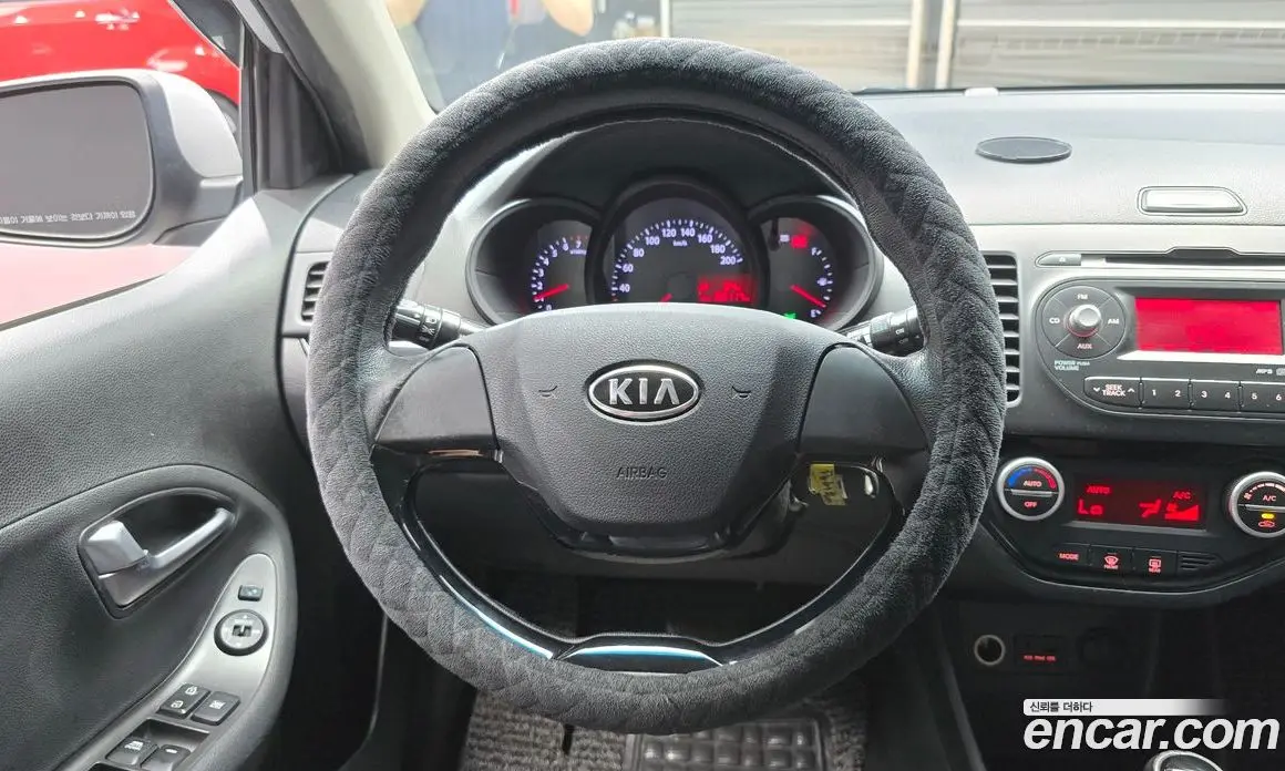 Kia Morning 2011 1.0 автомат (гидро), фото 13