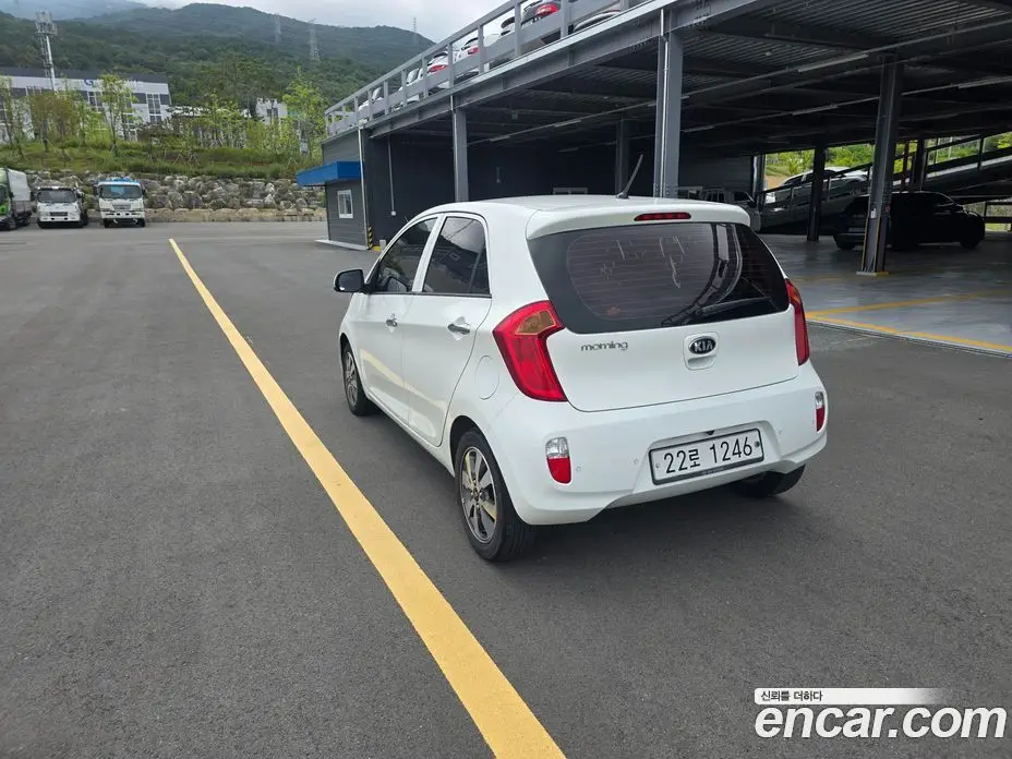 Kia Morning 2013 1.0 автомат (гидро), фото 6 Kia Morning 2013 1.0 автомат (гидро), фото 6
