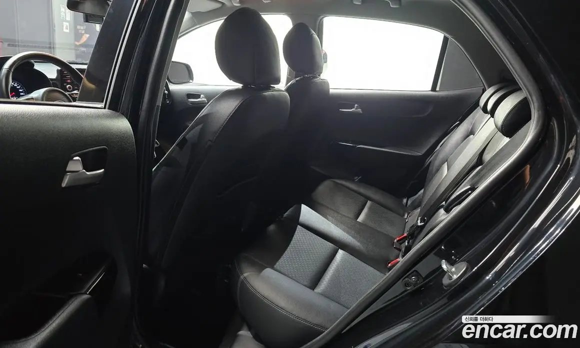 Kia Morning 2018 1.0 автомат (гидро), фото 11