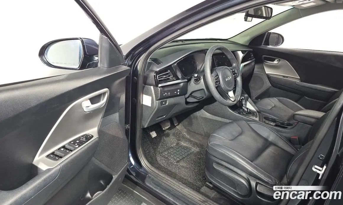 Kia Niro 2021 1.6 автомат (гидро), фото 12