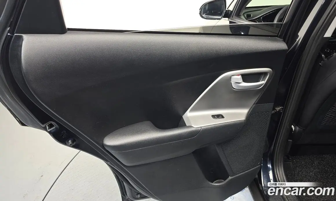 Kia Niro 2021 1.6 автомат (гидро), фото 14