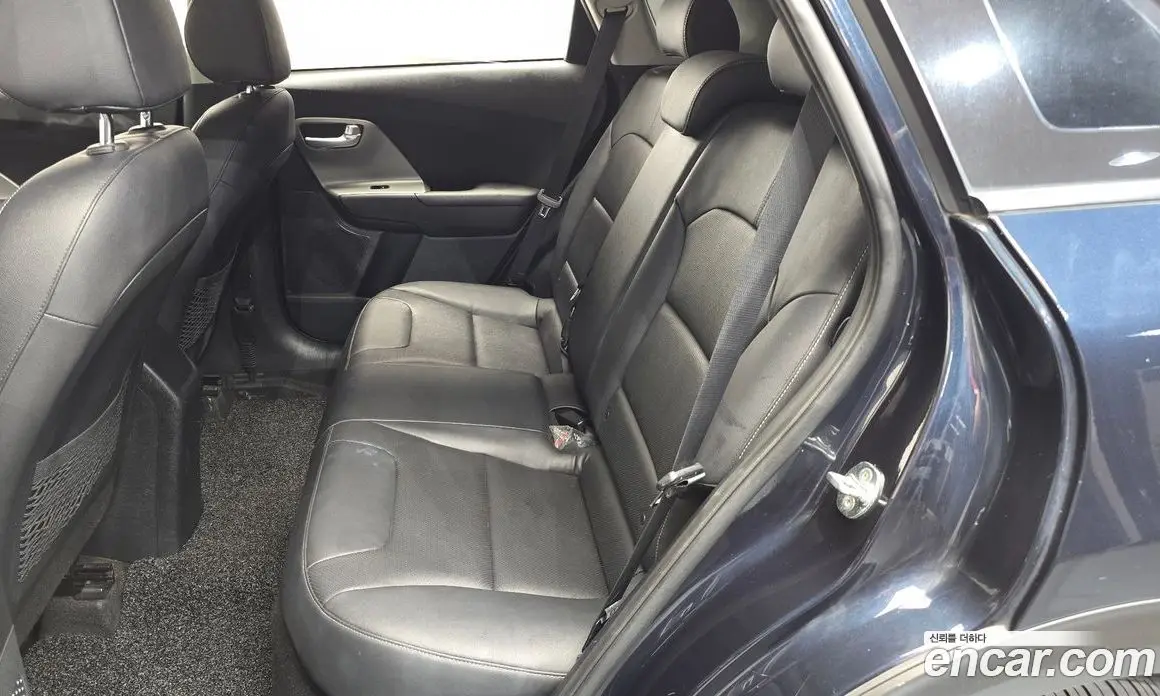 Kia Niro 2021 1.6 автомат (гидро), фото 16