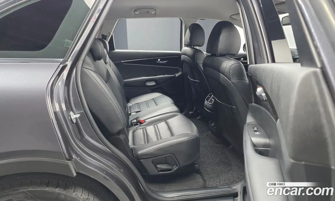 Kia Sorento 2018 2.2 автомат (гидро), фото 17 Kia Sorento 2018 2.2 автомат (гидро), фото 17