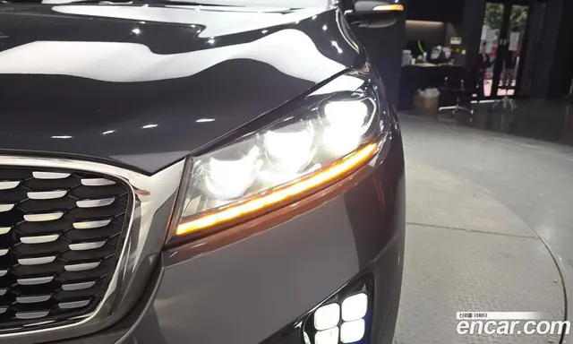 Kia Sorento 2018 2.2 автомат (гидро), миниатюра 8 Kia Sorento 2018 2.2 автомат (гидро), миниатюра 8
