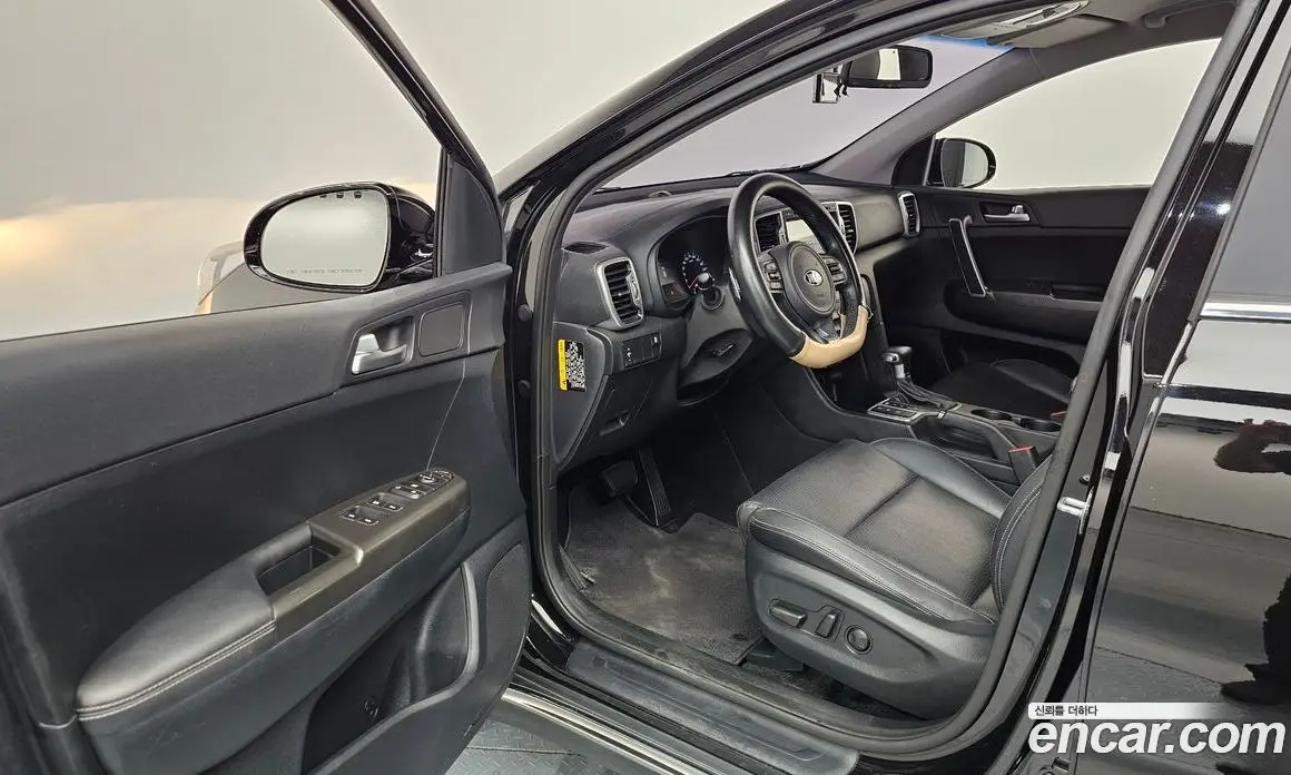 Kia Sportage 2016 1.7 автомат (гидро), фото 13