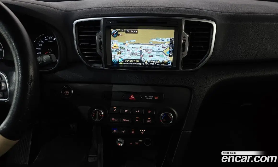 Kia Sportage 2016 1.7 автомат (гидро), фото 19