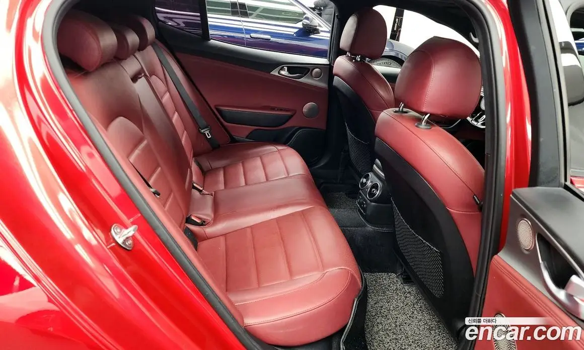 Kia Stinger 2017 3.3 автомат (гидро), фото 12