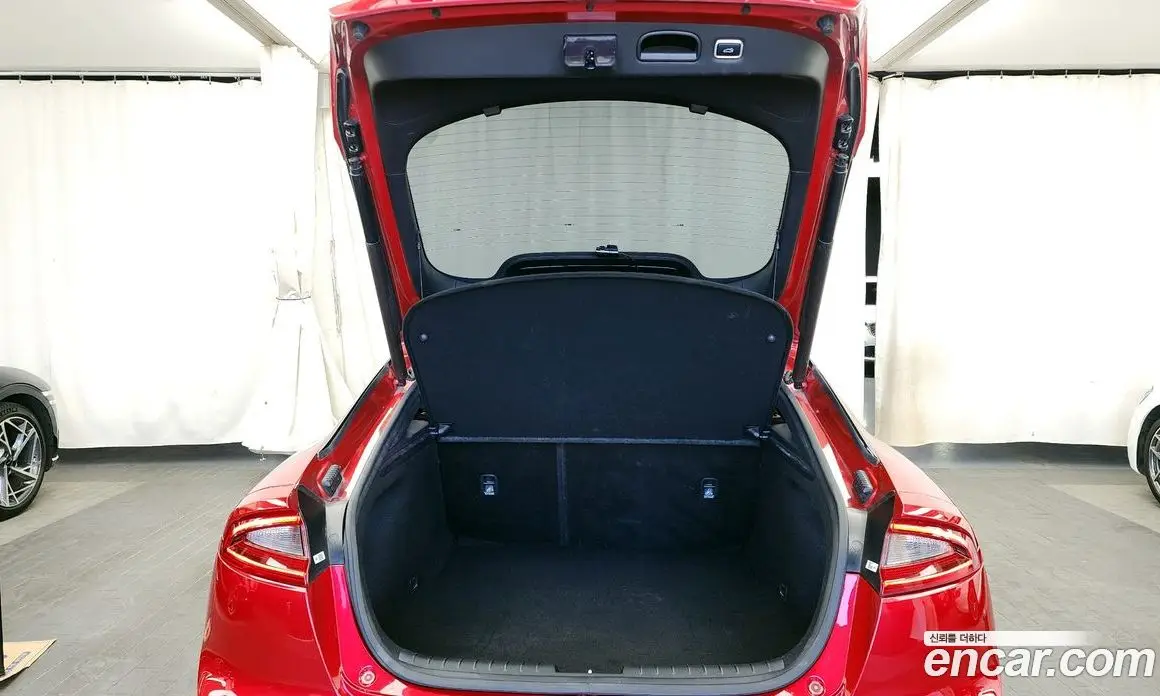 Kia Stinger 2017 3.3 автомат (гидро), фото 20