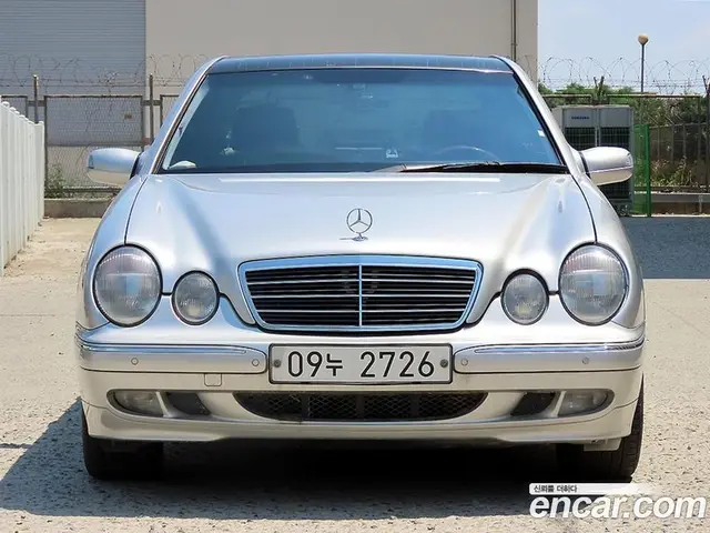 Mercedes-Benz E-Class, 2001, 69 409 км