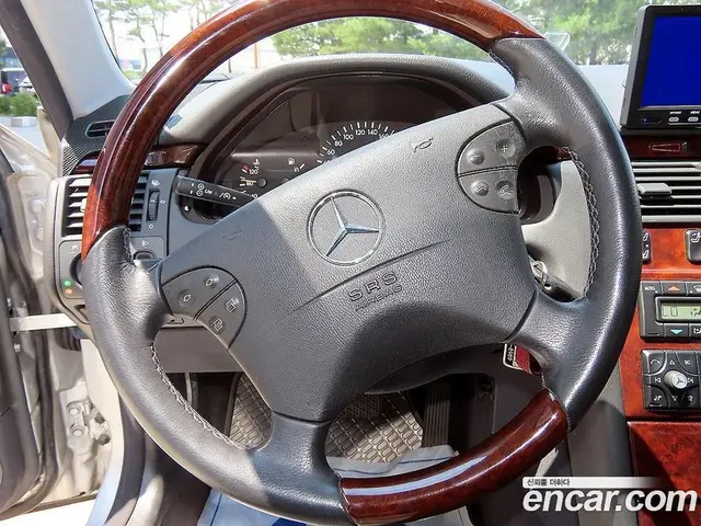 Mercedes-Benz E-Class 2001 2.8 автомат (гидро), миниатюра 8